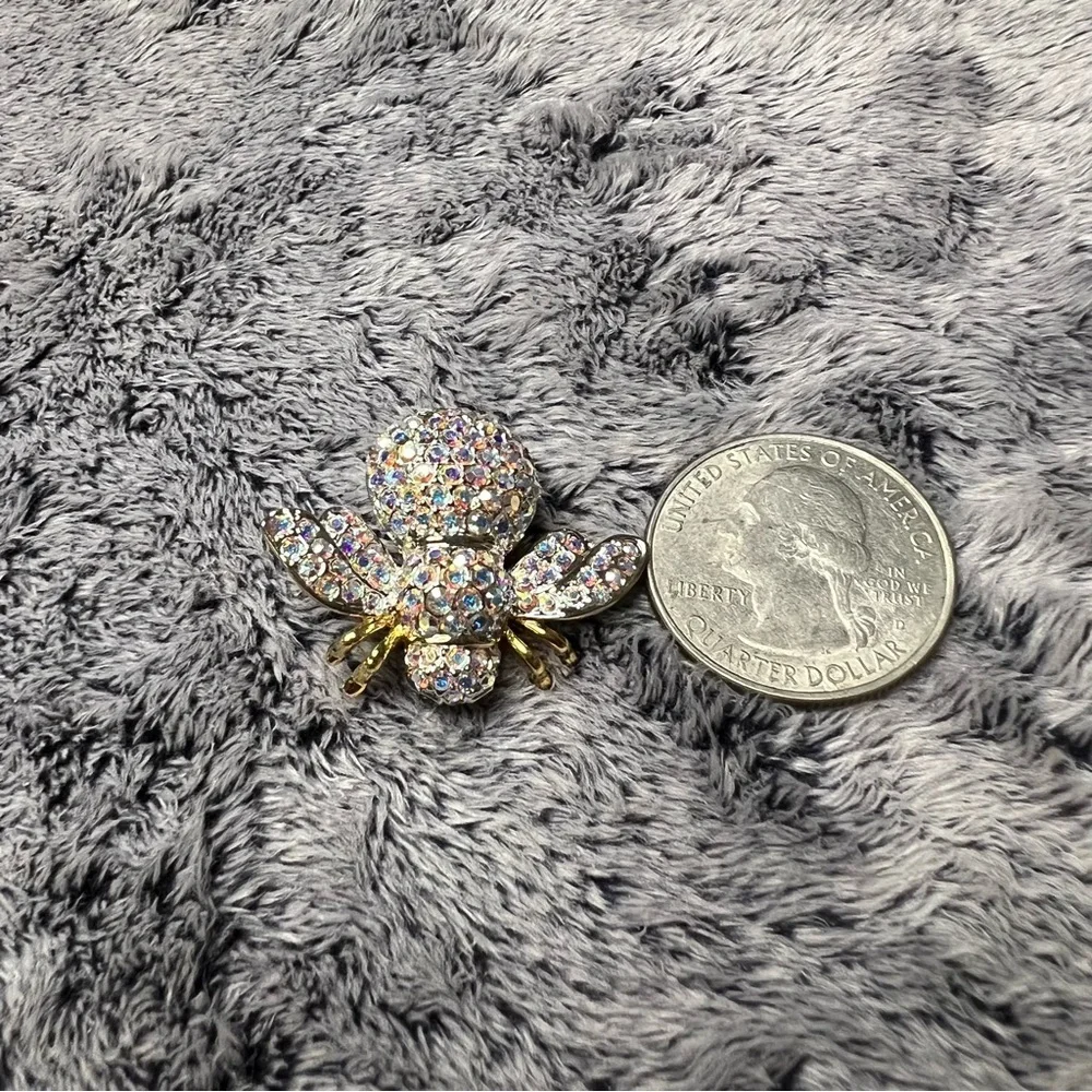 Joan Rivers Aurora Borealis Swarovski Crystals WINNER Bee Pin Brooch